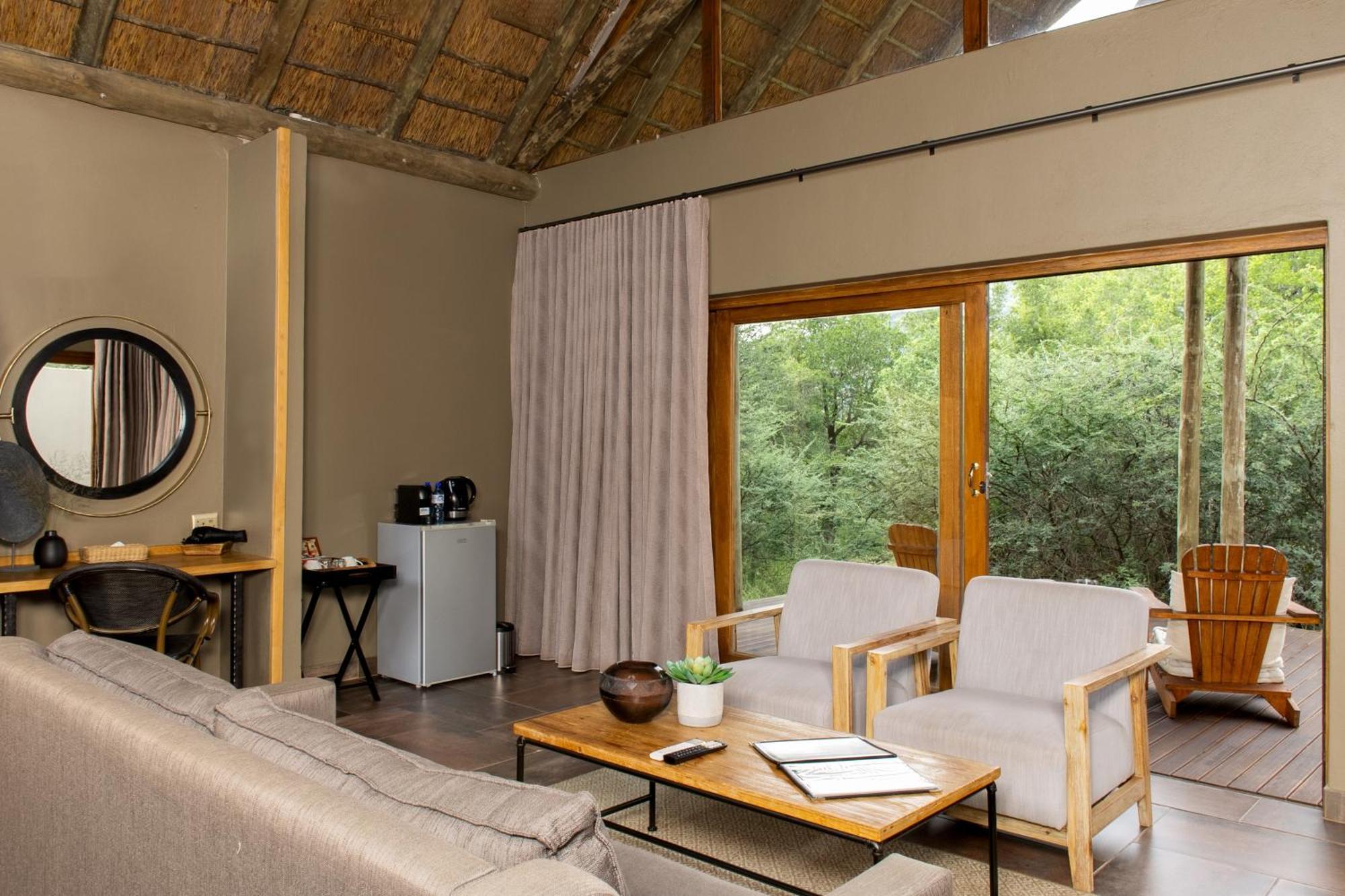 Black Rhino Game Lodge *
